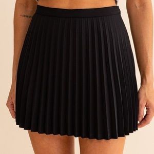 Gilly Hicks pleated black activewear skirt/ skort
